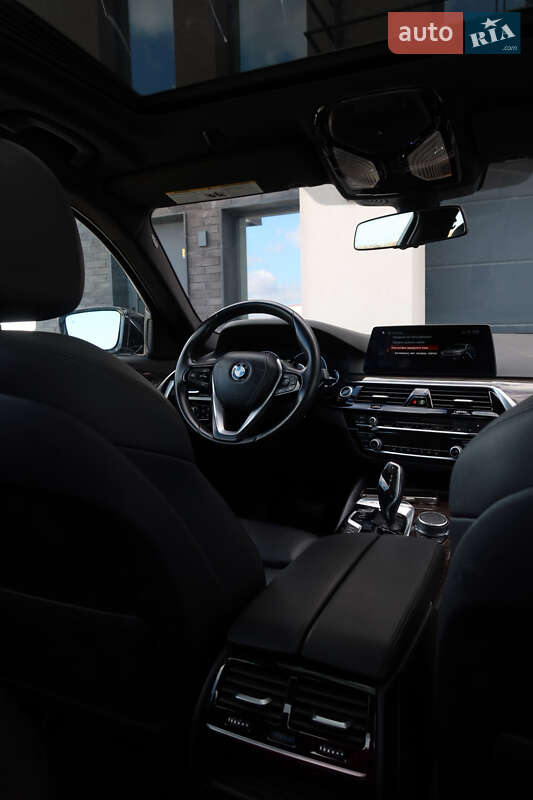Фото BMW 5 Series з оголошення AUTO.RIA