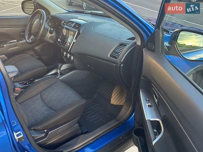 Фото Mitsubishi Outlander Sport з оголошення AUTO.RIA