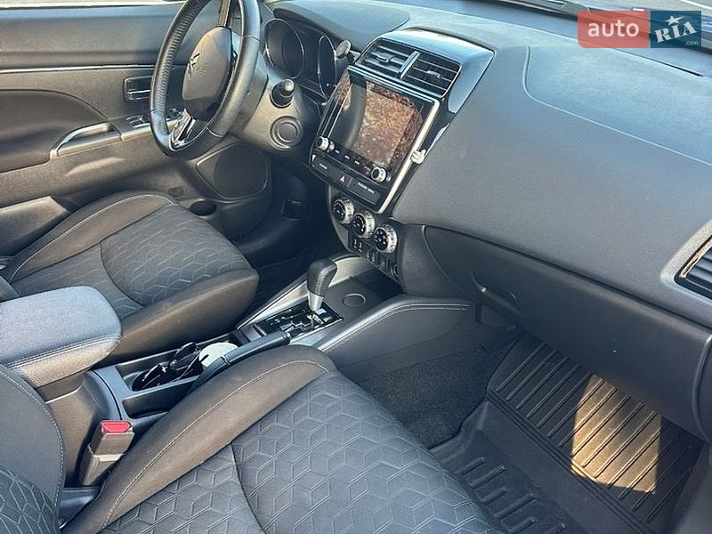 Фото Mitsubishi Outlander Sport з оголошення AUTO.RIA
