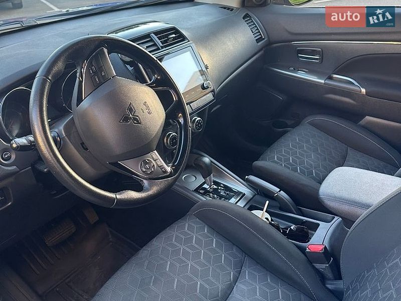 Фото Mitsubishi Outlander Sport з оголошення AUTO.RIA
