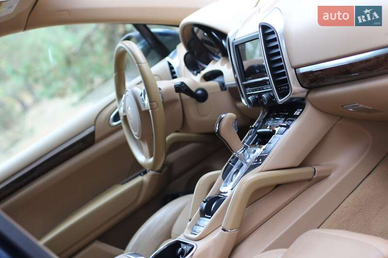 Фото Porsche Cayenne з оголошення AUTO.RIA