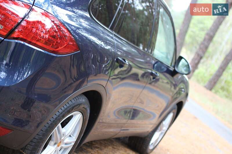 Фото Porsche Cayenne з оголошення AUTO.RIA