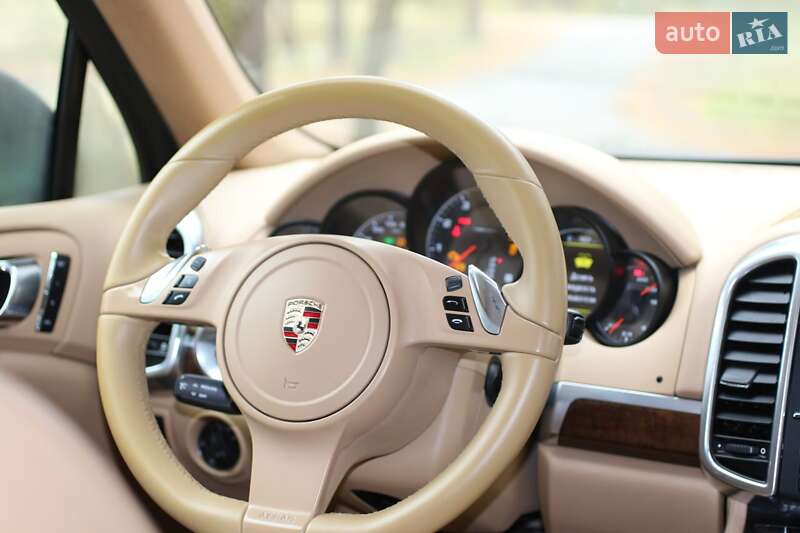 Фото Porsche Cayenne з оголошення AUTO.RIA