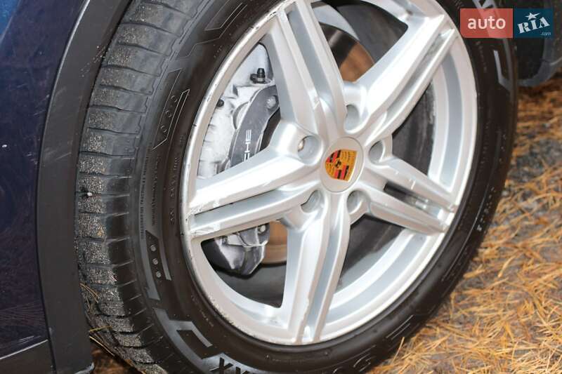 Фото Porsche Cayenne з оголошення AUTO.RIA