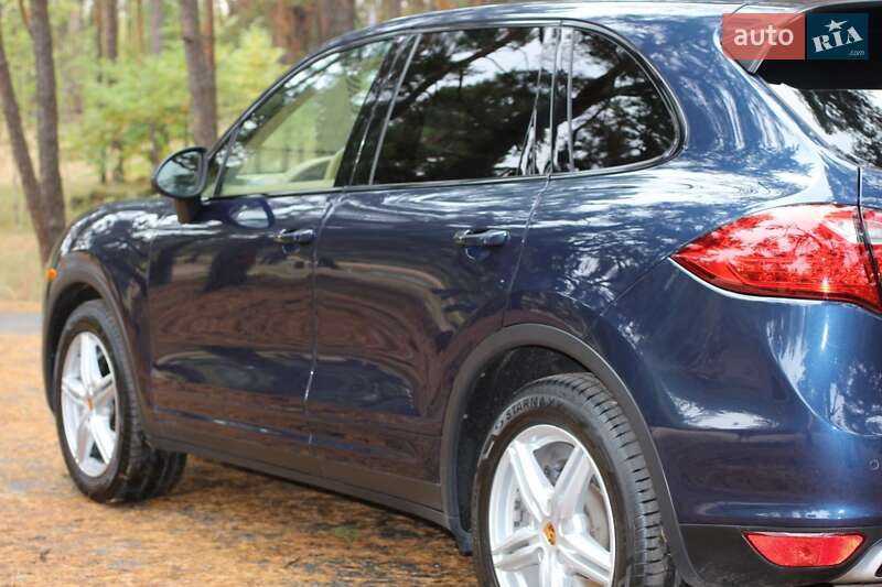 Фото Porsche Cayenne з оголошення AUTO.RIA