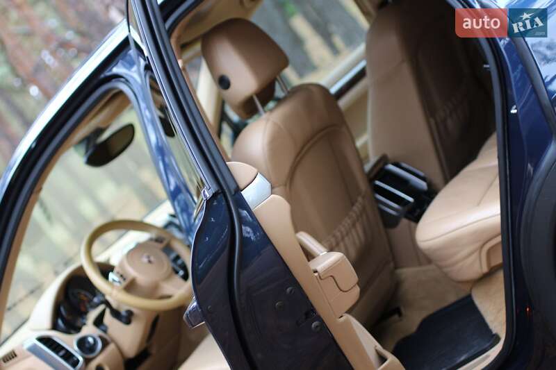 Фото Porsche Cayenne з оголошення AUTO.RIA