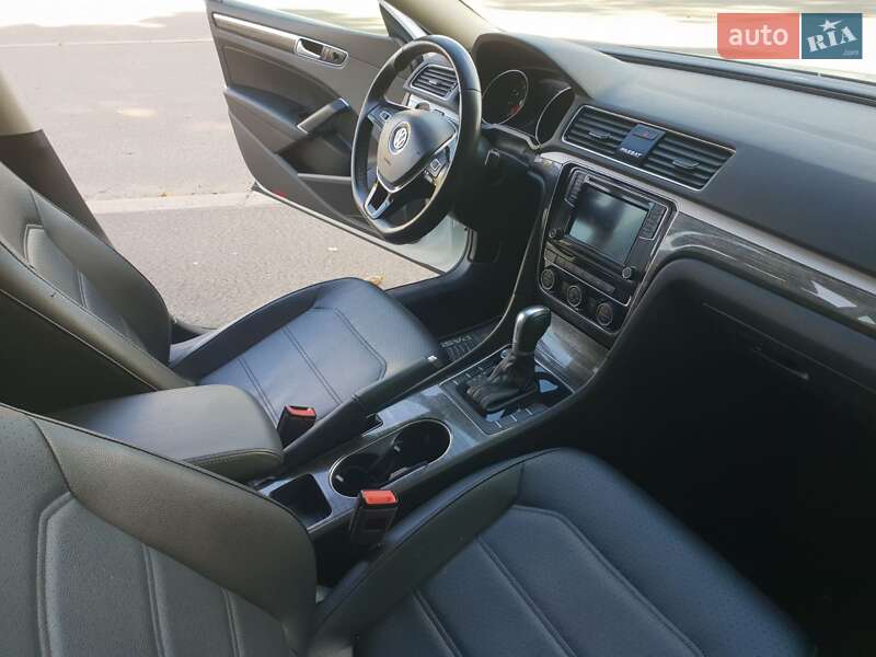 Фото Volkswagen Passat з оголошення AUTO.RIA