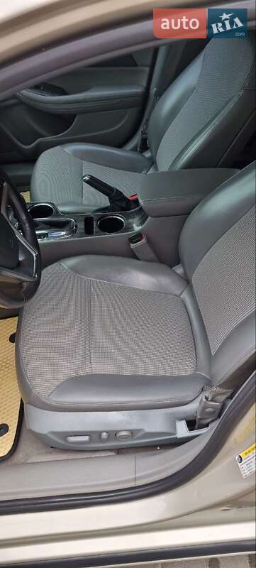Фото Chevrolet Malibu з оголошення AUTO.RIA