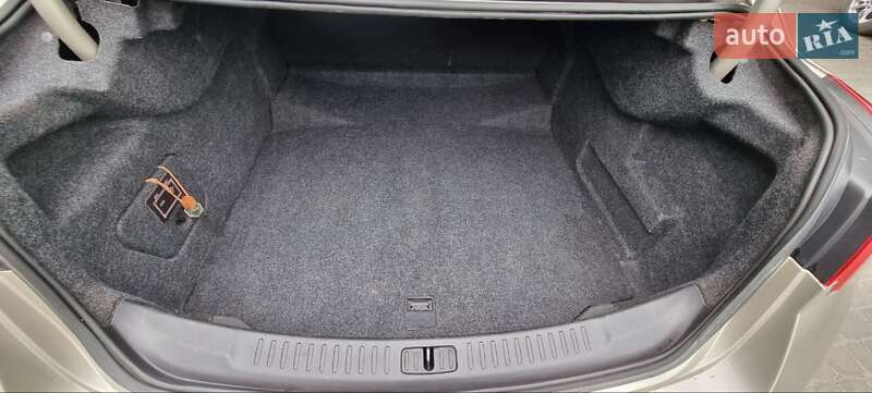Фото Chevrolet Malibu з оголошення AUTO.RIA