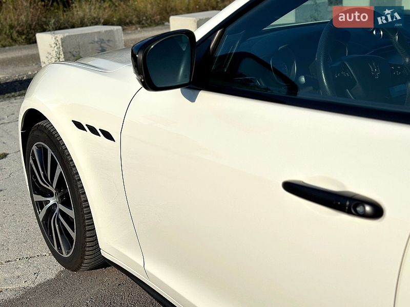 Фото Maserati Ghibli з оголошення AUTO.RIA