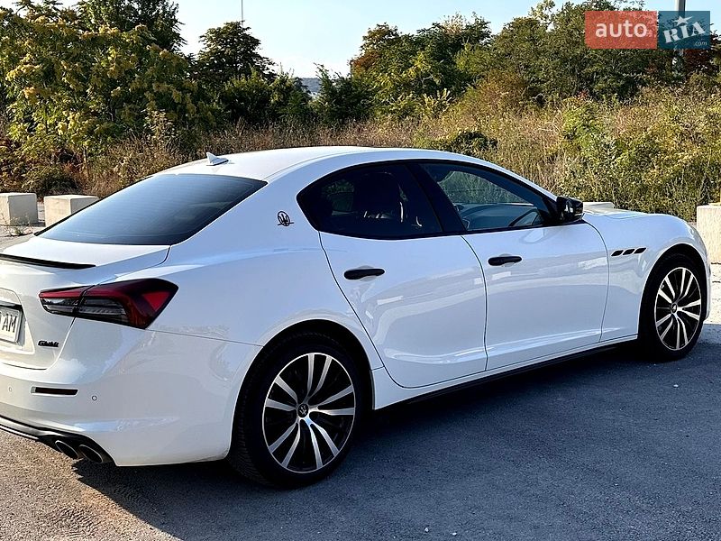 Фото Maserati Ghibli з оголошення AUTO.RIA
