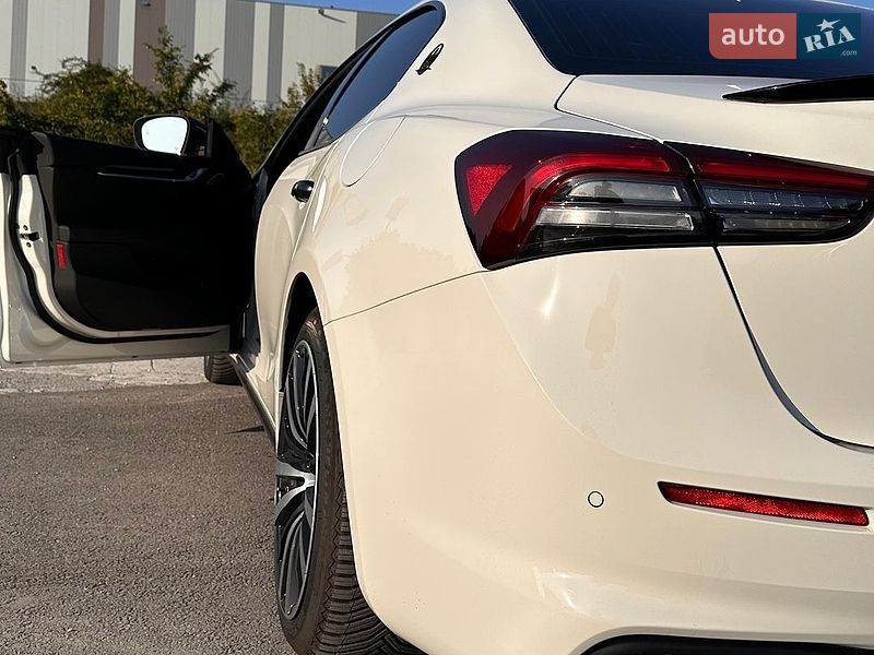 Фото Maserati Ghibli з оголошення AUTO.RIA