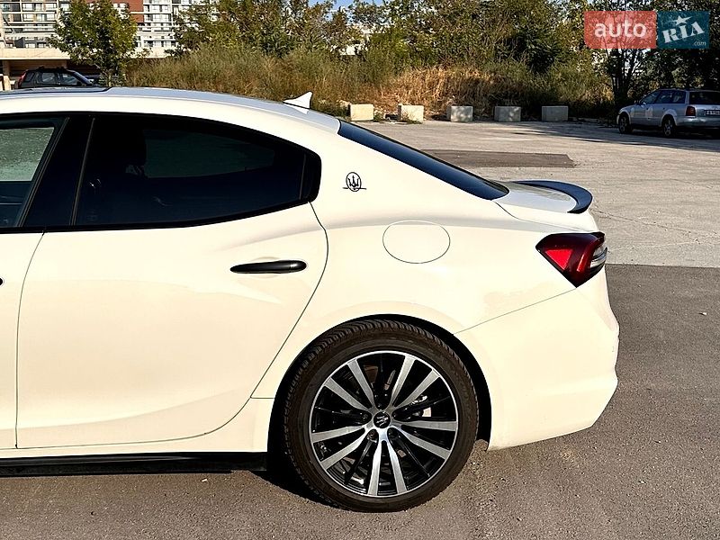 Фото Maserati Ghibli з оголошення AUTO.RIA