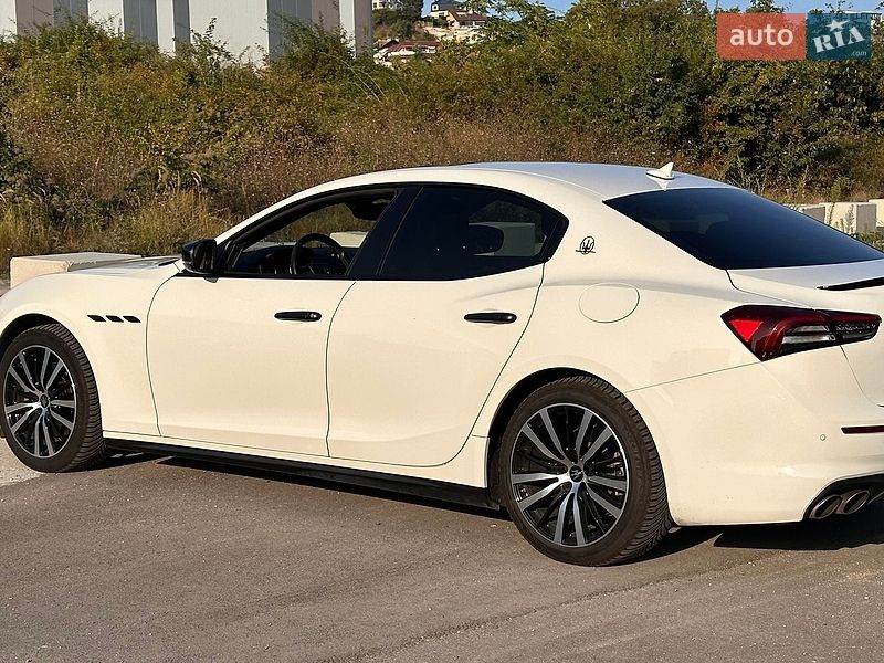 Фото Maserati Ghibli з оголошення AUTO.RIA