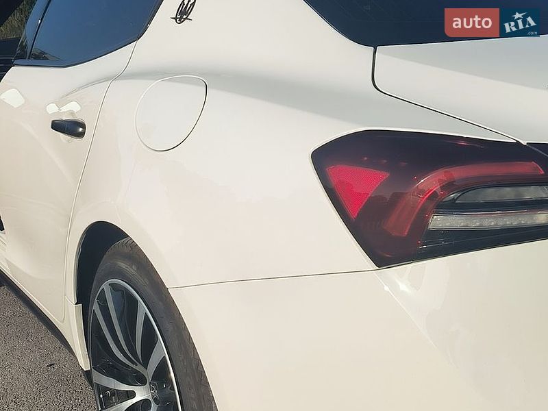 Фото Maserati Ghibli з оголошення AUTO.RIA