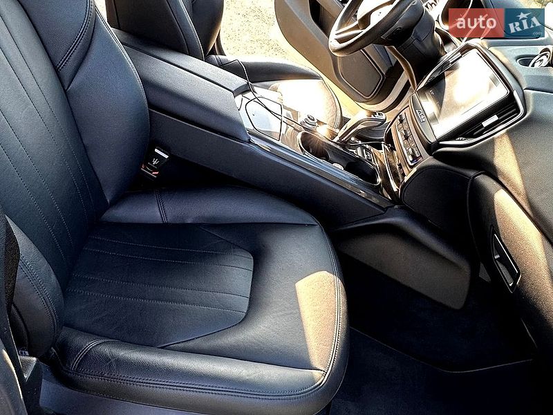 Фото Maserati Ghibli з оголошення AUTO.RIA