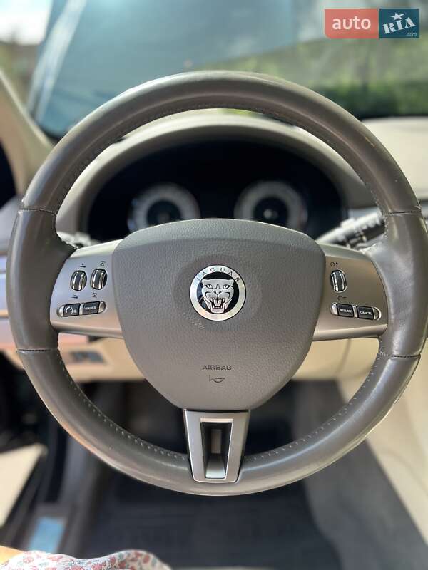 Фото Jaguar XF з оголошення AUTO.RIA