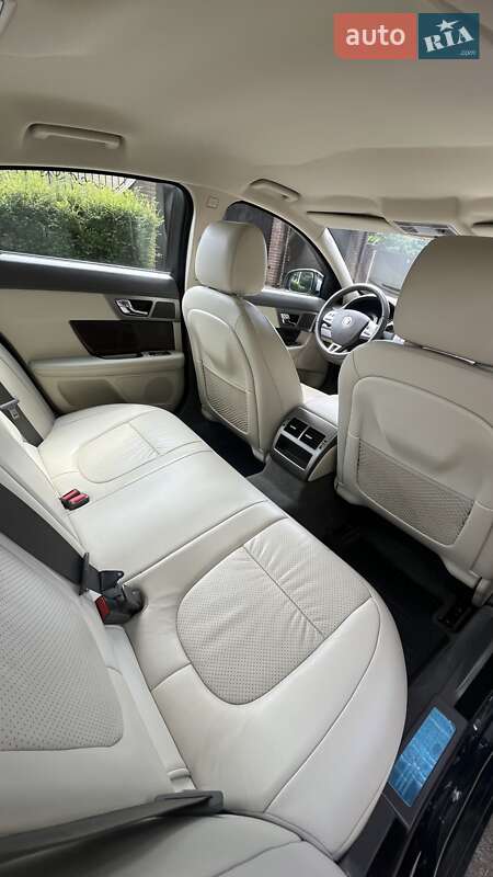 Фото Jaguar XF з оголошення AUTO.RIA