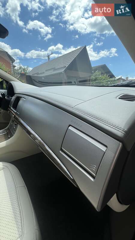 Фото Jaguar XF з оголошення AUTO.RIA