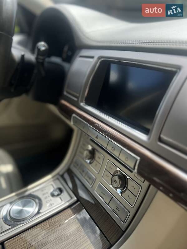 Фото Jaguar XF з оголошення AUTO.RIA