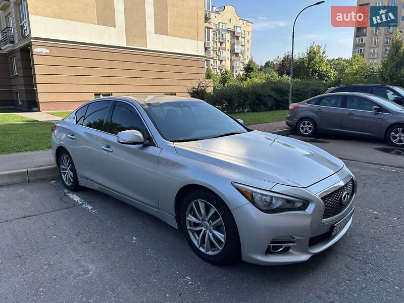 Фото Infiniti Q50 з оголошення AUTO.RIA