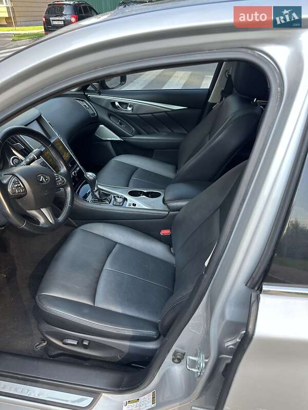 Фото Infiniti Q50 з оголошення AUTO.RIA