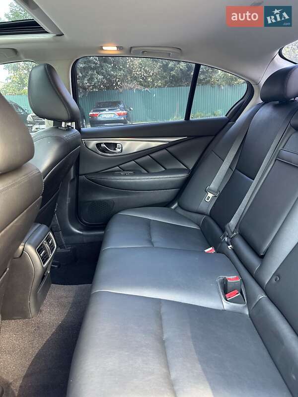 Фото Infiniti Q50 з оголошення AUTO.RIA