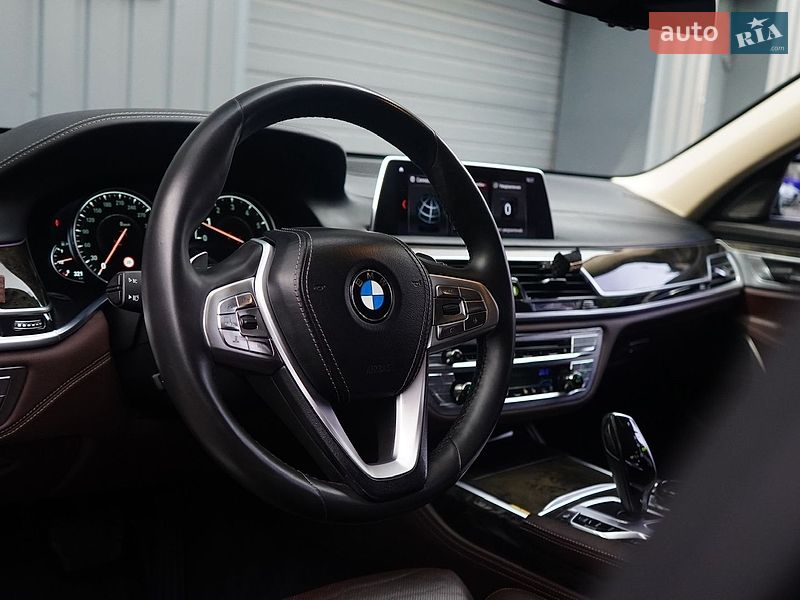 Фото BMW 7 Series з оголошення AUTO.RIA