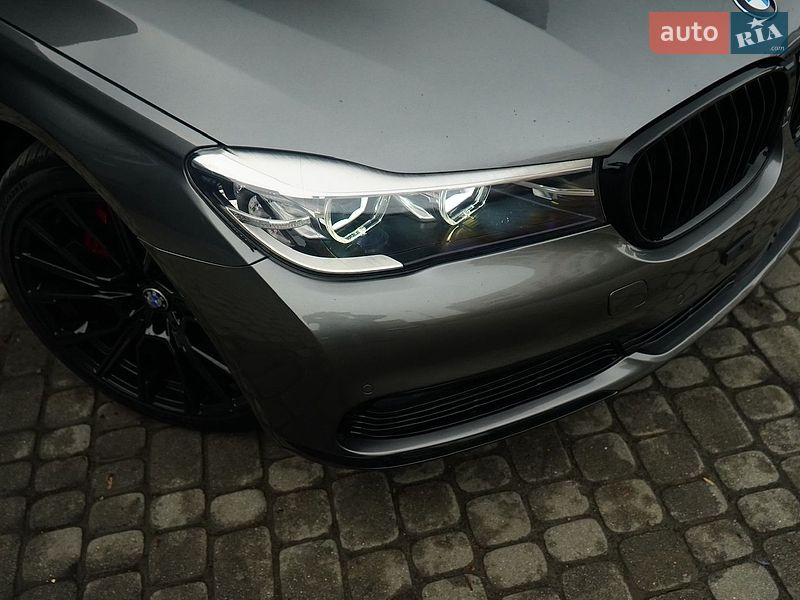 Фото BMW 7 Series з оголошення AUTO.RIA