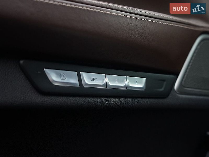 Фото BMW 7 Series з оголошення AUTO.RIA