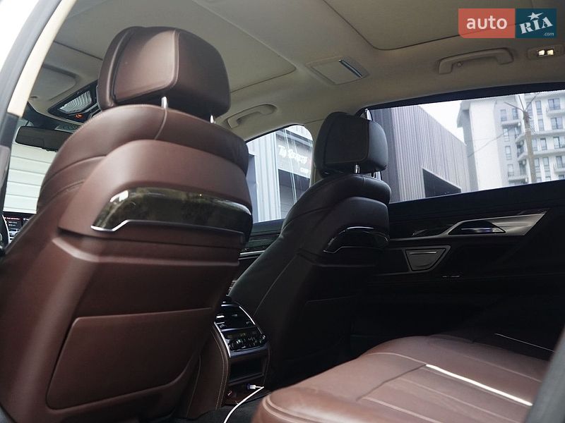 Фото BMW 7 Series з оголошення AUTO.RIA