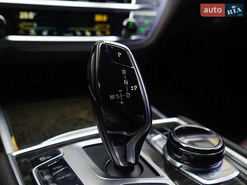 Фото BMW 7 Series з оголошення AUTO.RIA