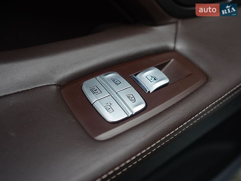 Фото BMW 7 Series з оголошення AUTO.RIA