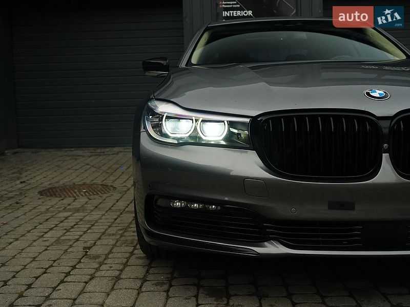 Фото BMW 7 Series з оголошення AUTO.RIA