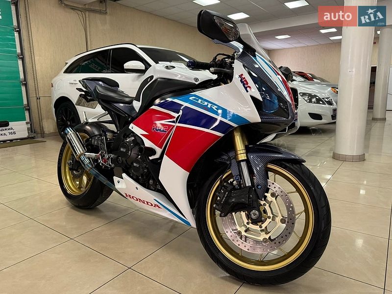 Фото Honda CBR 1000RR з оголошення AUTO.RIA