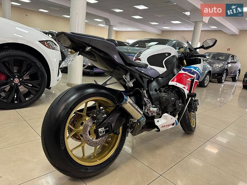 Фото Honda CBR 1000RR з оголошення AUTO.RIA
