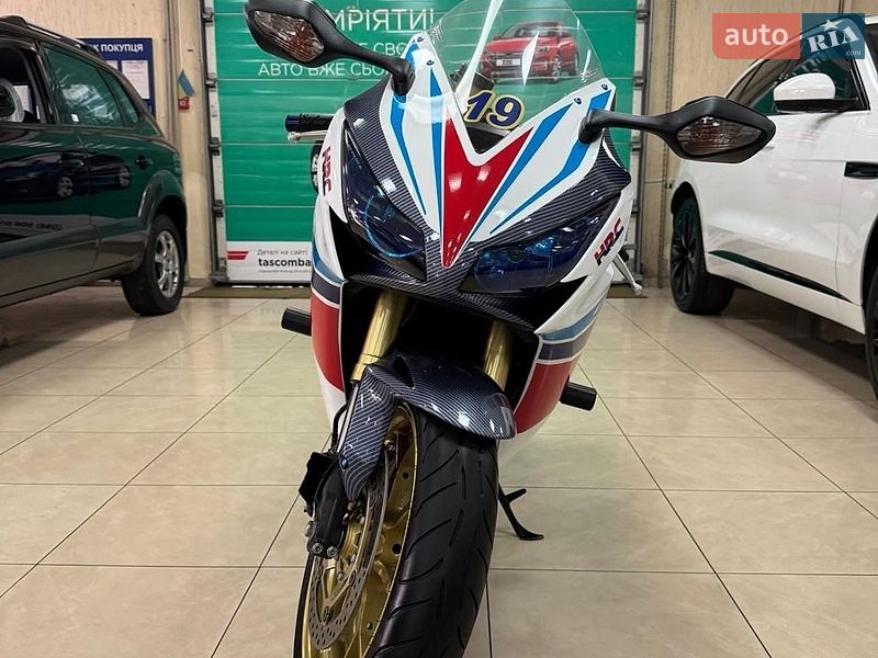 Фото Honda CBR 1000RR з оголошення AUTO.RIA