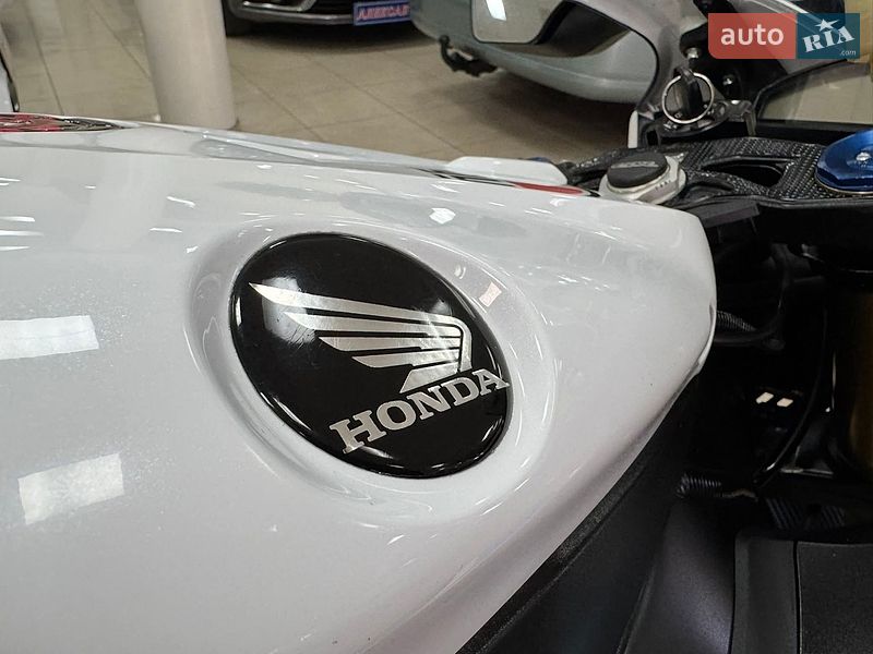 Фото Honda CBR 1000RR з оголошення AUTO.RIA