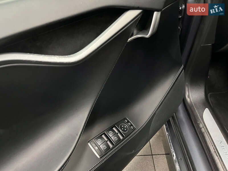 Фото Tesla Model S з оголошення AUTO.RIA