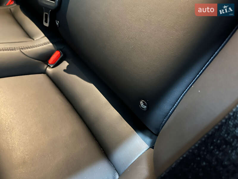 Фото Tesla Model S з оголошення AUTO.RIA