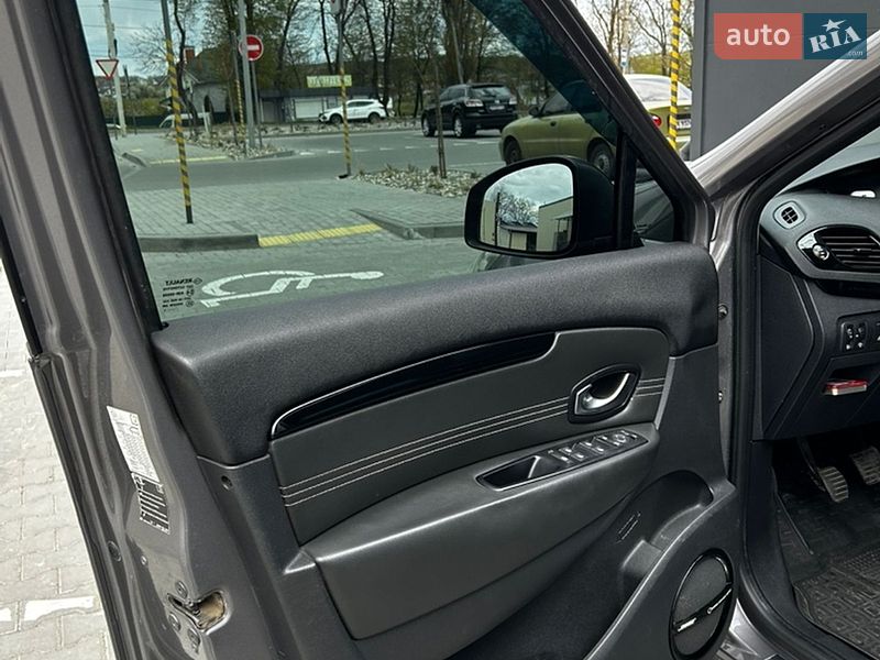 Фото Renault Scenic з оголошення AUTO.RIA