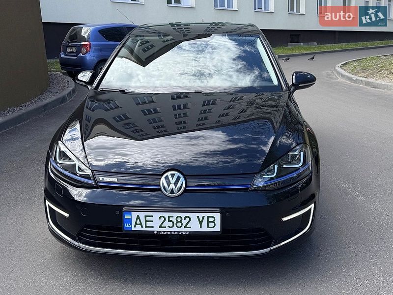 Фото Volkswagen e-Golf з оголошення AUTO.RIA