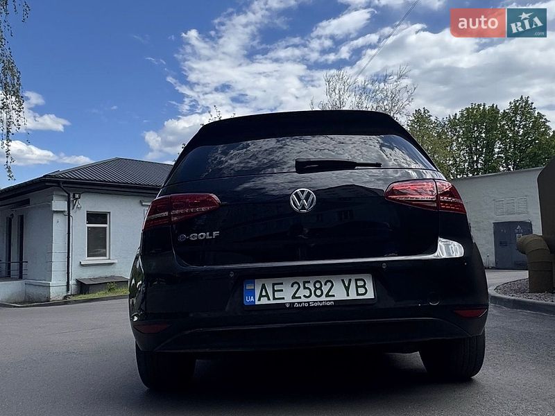 Фото Volkswagen e-Golf з оголошення AUTO.RIA