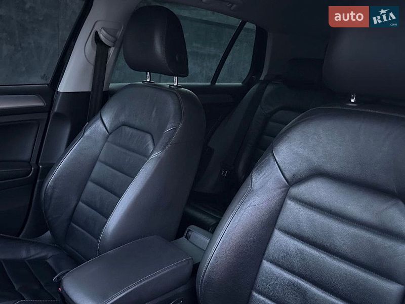 Фото Volkswagen e-Golf з оголошення AUTO.RIA