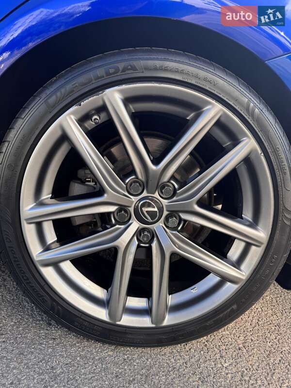 Фото Lexus IS з оголошення AUTO.RIA