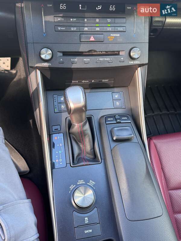 Фото Lexus IS з оголошення AUTO.RIA