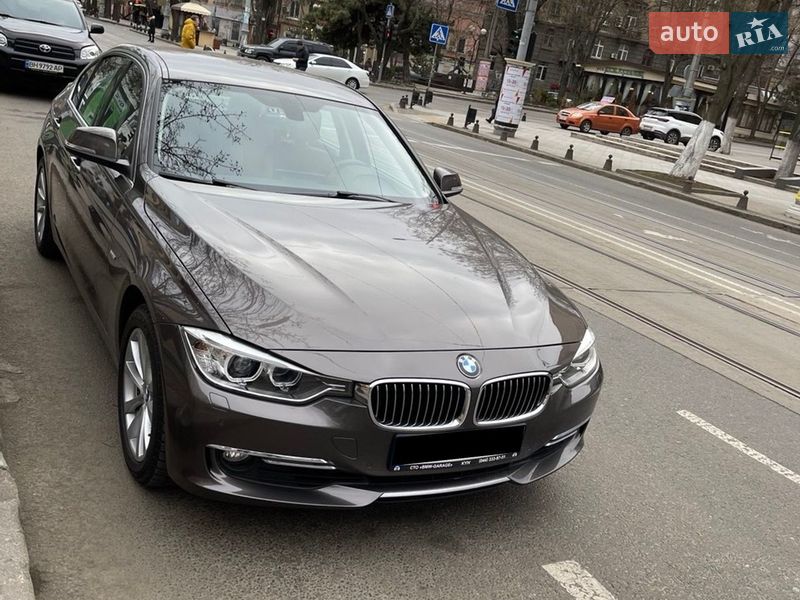 Фото BMW 3 Series з оголошення AUTO.RIA