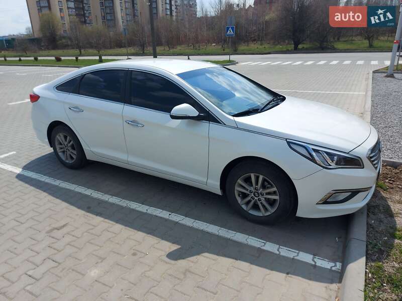 Фото Hyundai Sonata з оголошення AUTO.RIA