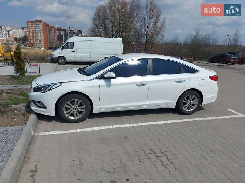 Фото Hyundai Sonata з оголошення AUTO.RIA