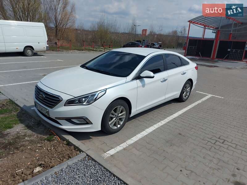 Фото Hyundai Sonata з оголошення AUTO.RIA